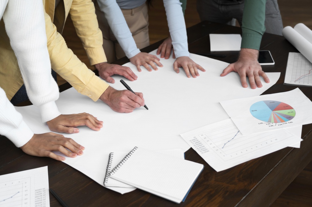 corporate-workers-brainstorming-together.jpg